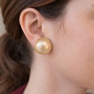 Vintage Richelieu Champagne Faux Pearl Clip-On Earrings J41